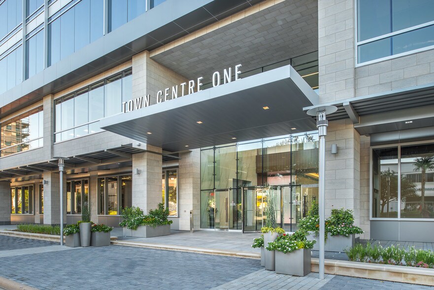 More Photos Of 750 Town & Country Blvd, Houston Office For Lease