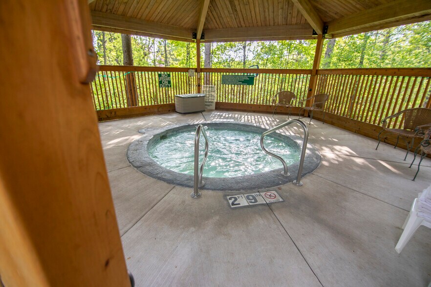 More Photos Of 2544 S Bay Shore Dr, Sister Bay Hotel For Sale