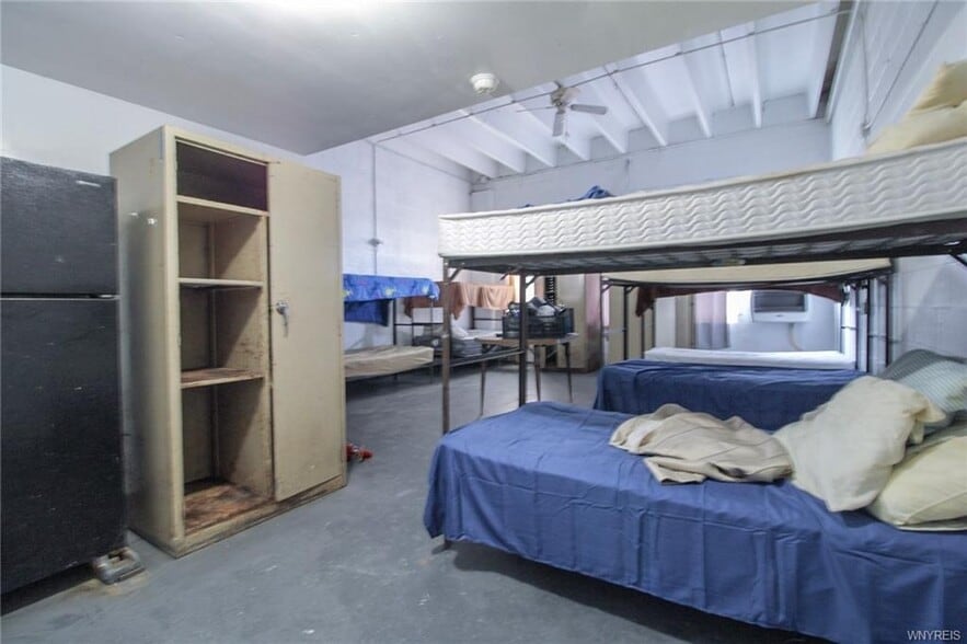 More Photos Of 2231 Youngstown Wilson rd, Ransomville Flex For Sale