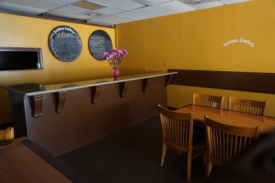 More Photos Of 840 Ralph David Abernathy Blvd SW, Atlanta Storefront For Lease