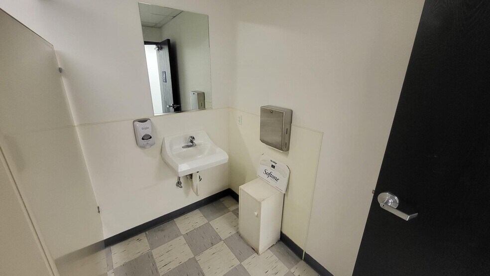 More Photos Of 3325-3326 W Oquendo Rd, Las Vegas Warehouse For Lease