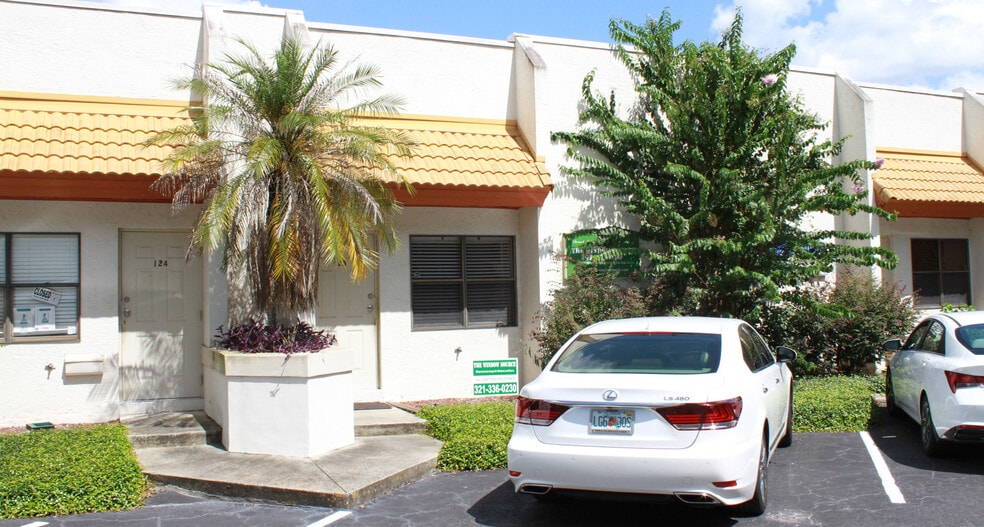 Primary Photo Of 174-B Semoran Commerce Pl, Apopka Light Manufacturing For Sale