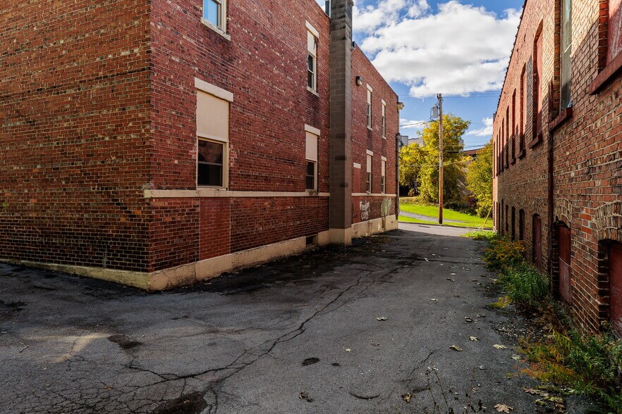 More Photos Of 140 Polk St, Watertown Apartments For Sale