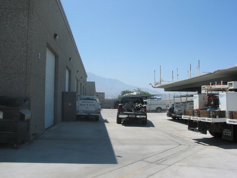 More Photos Of 72078 Corporate Way, Thousand Palms Warehouse For Lease