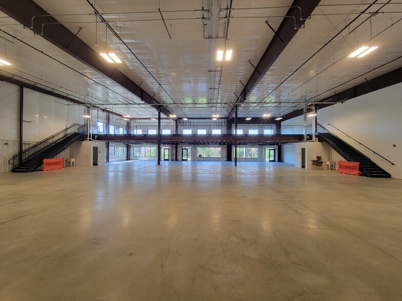 More Photos Of 11982 Wilton Meadows Ct, Manassas Warehouse For Lease