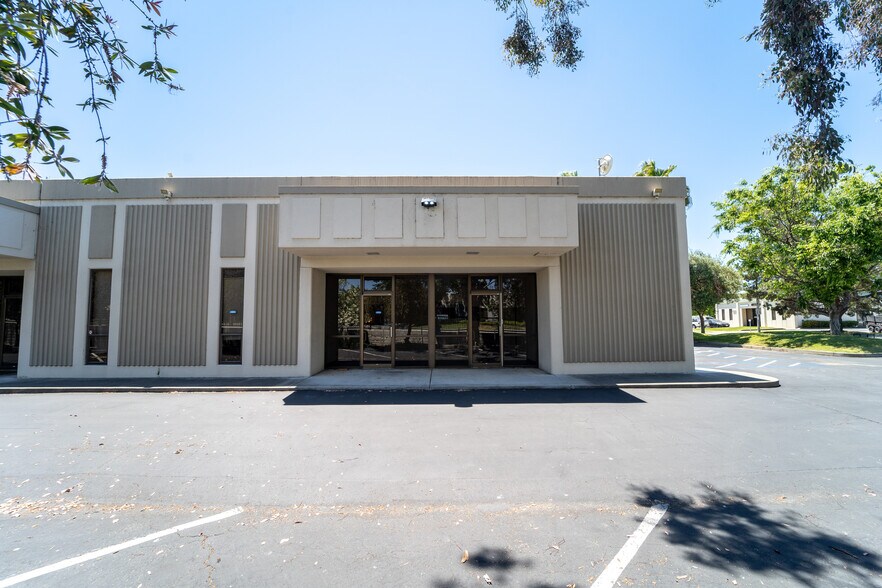 More Photos Of 1296-1306 Reamwood Ave, Sunnyvale Flex For Lease