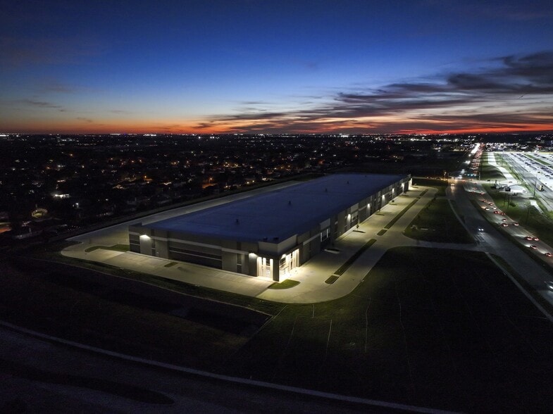 More Photos Of 2801 N State Highway 78, Wylie Warehouse For Lease