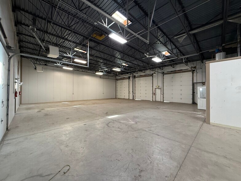 More Photos Of 1985 W Iliff Ave, Englewood Warehouse For Lease