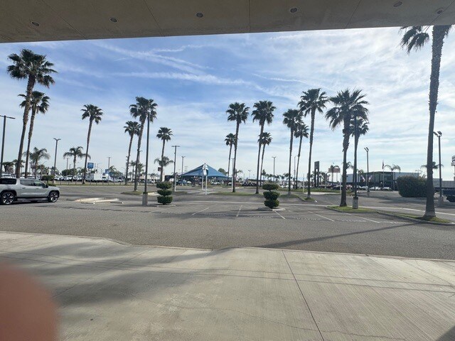 More Photos Of 4625 Wible Rd, Bakersfield Auto Dealership For Lease