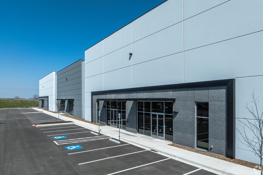 More Photos Of Oakwood & Dixieland Rd, Lowell Unknown For Lease