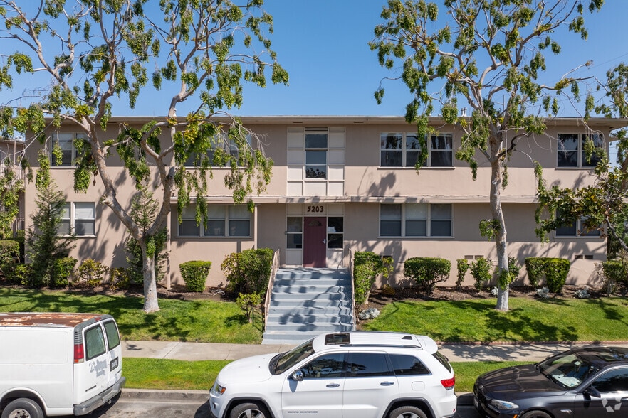 More Photos Of 5203 Knowlton St, Los Angeles Apartments For Sale