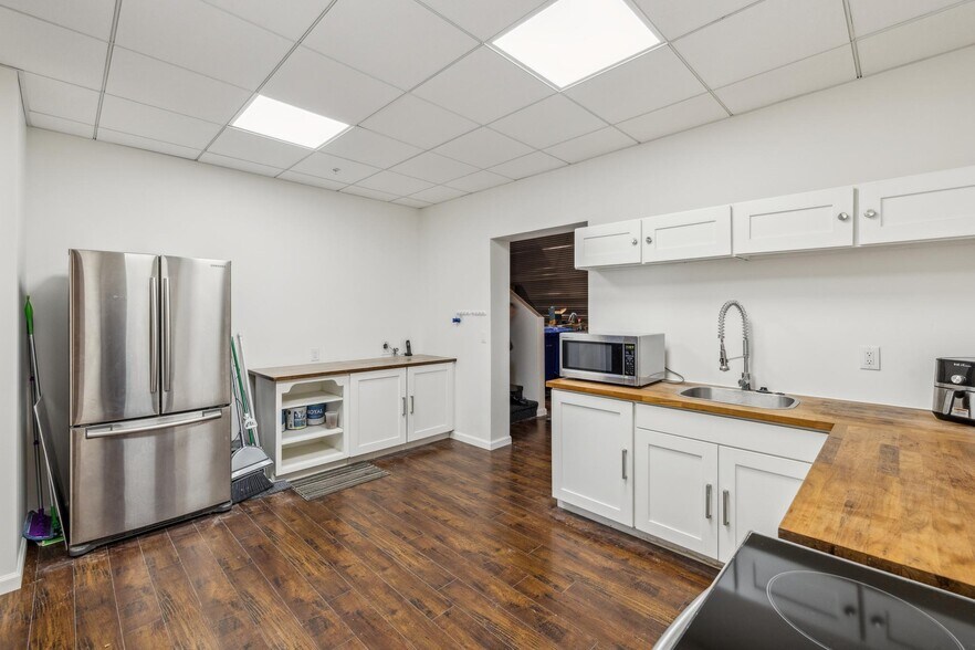 More Photos Of 4314 Redwood Hwy, San Rafael Office For Sale