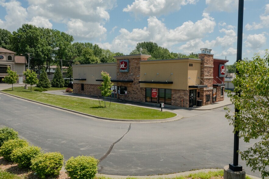 More Photos Of 808 NW State Route 7, Blue Springs Fast Food For Lease
