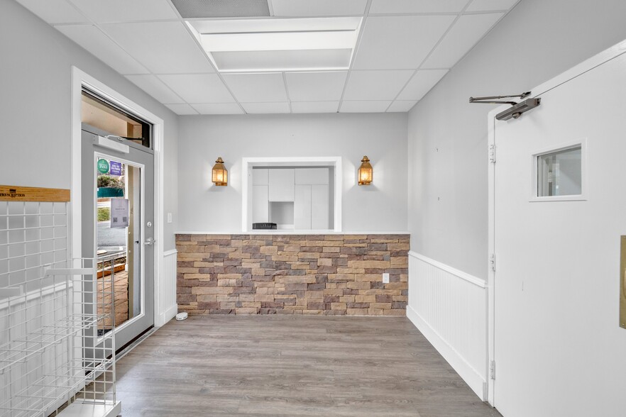 More Photos Of 4000 Burke Station Rd, Fairfax Auto Dealership For Lease