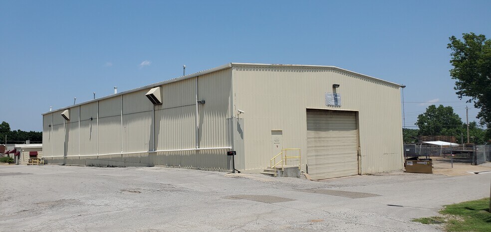 More Photos Of 1023 N Victor Ave, Tulsa Manufacturing For Sale