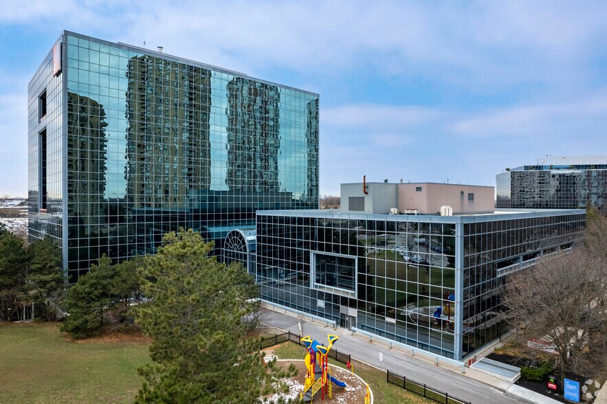 More Photos Of 3 Concorde Gate, Toronto Office For Lease