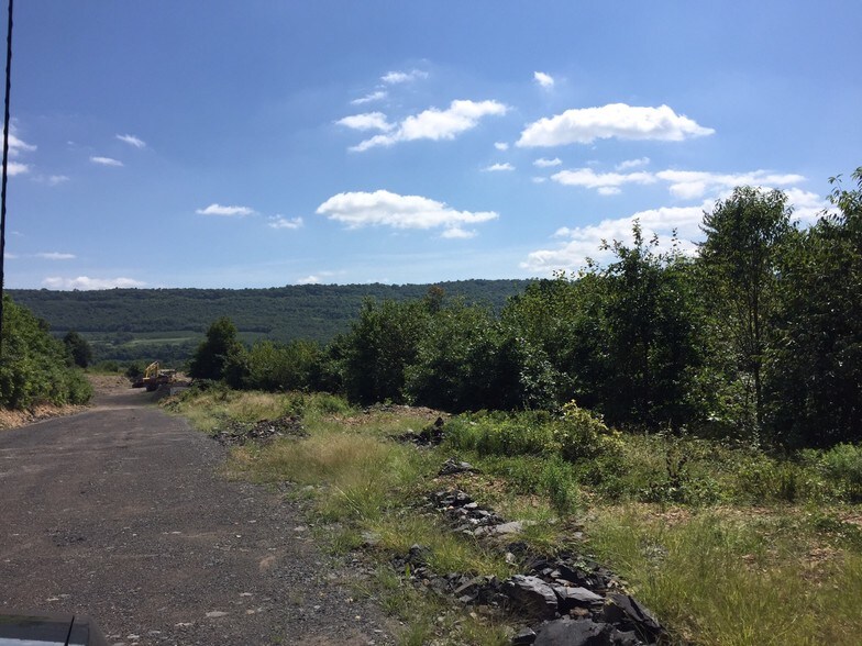 More Photos Of 12 S Tremont Rd, Tremont Land For Lease
