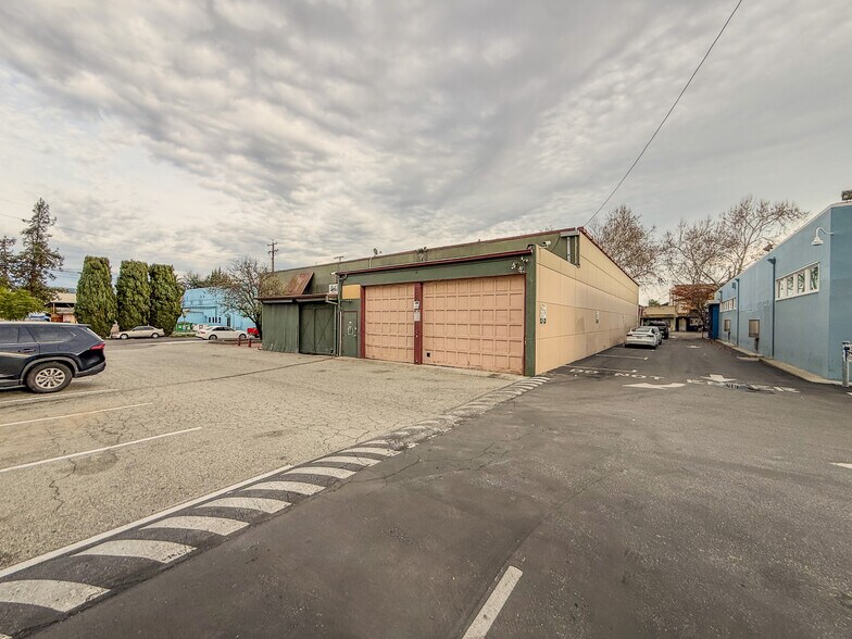 More Photos Of 995 E Santa Clara St, San Jose Storefront For Lease