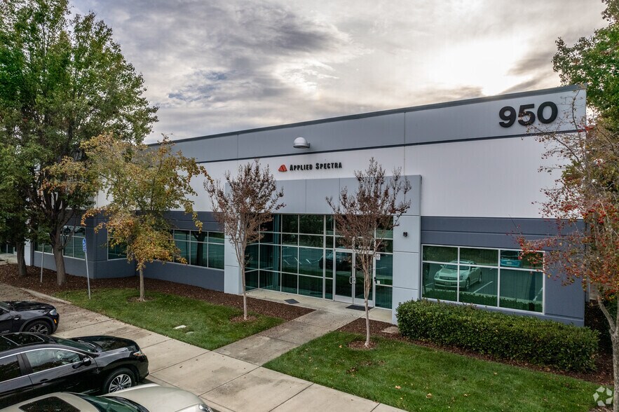 Primary Photo Of 950 Riverside Pky, West Sacramento Flex For Lease