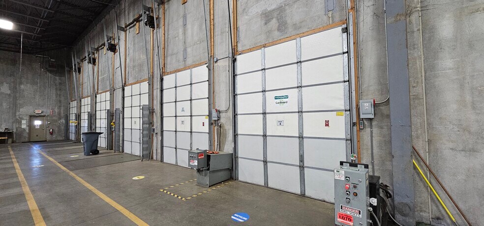 More Photos Of 3310 MN-20, Cannon Falls Distribution For Sale