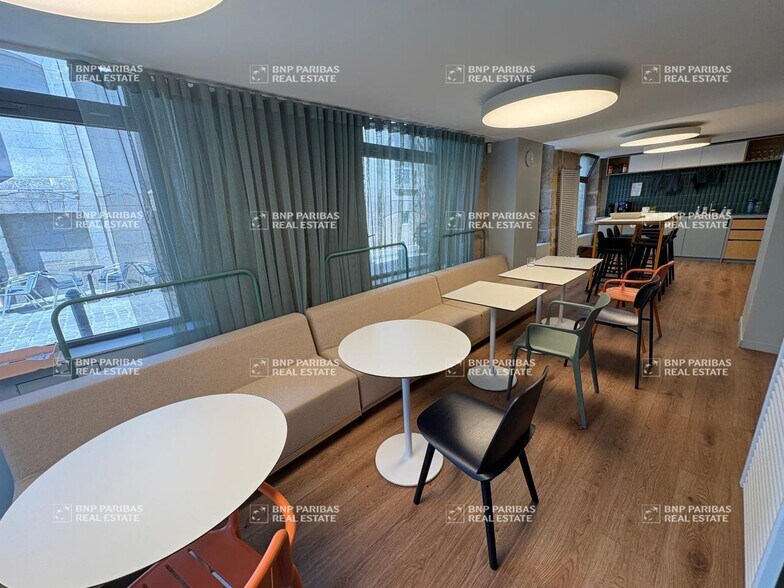 More Photos Of , Nantes Office For Sale
