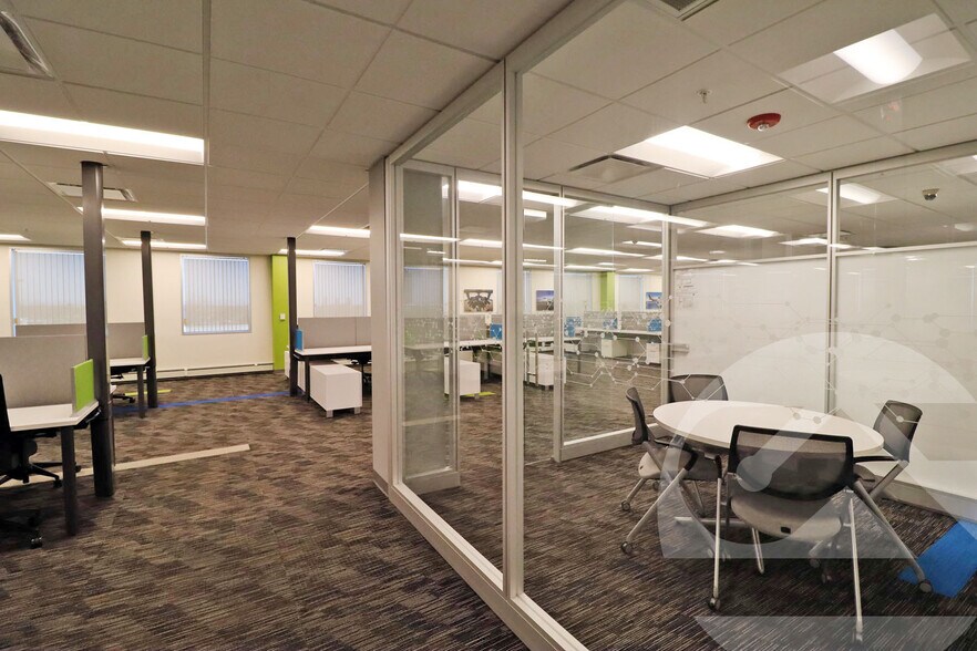 More Photos Of 27100 W 11 Mile Rd, Southfield Office For Lease