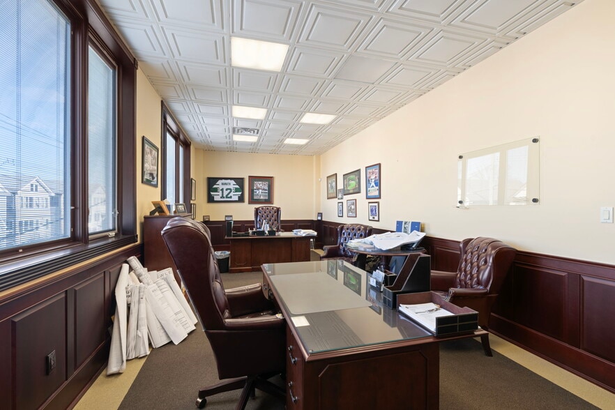 More Photos Of 188 Van Buren St, Staten Island Warehouse For Sale