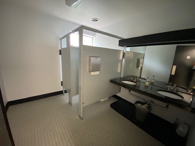 More Photos Of 1155 N Warson Rd, Creve Coeur Light Manufacturing For Lease