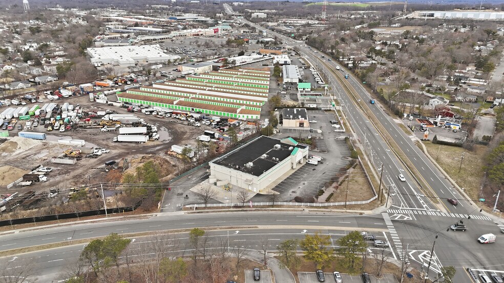 More Photos Of 1968 Veterans Memorial Hwy, Islandia Freestanding For Lease