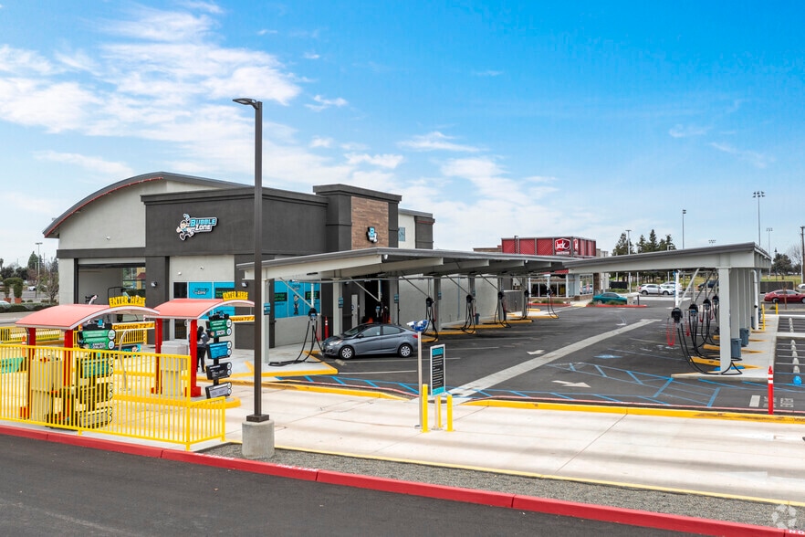 More Photos Of 318 W Shannon Pky, Visalia Carwash For Sale
