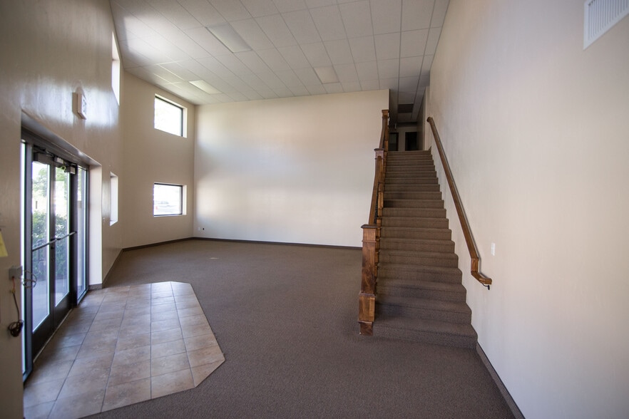 More Photos Of 1195 N Spring Creek Pl, Springville Showroom For Lease