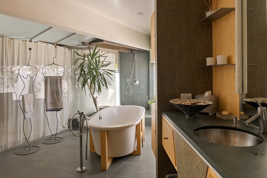 More Photos Of 3111 Ocean Front Walk, Marina Del Rey Apartments For Sale