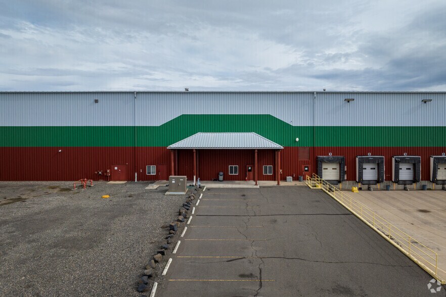 More Photos Of 49 E 3rd Ave, Toppenish Warehouse For Sale