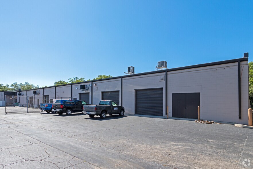 More Photos Of 3910 N US Highway 301, Tampa Flex For Lease