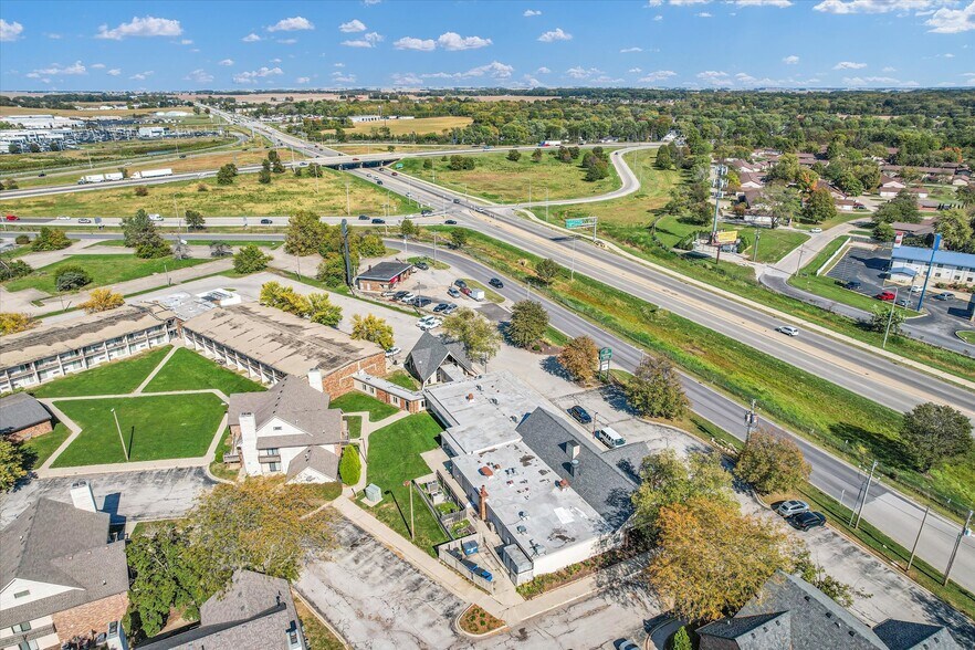 More Photos Of 1907 N Cunningham Ave, Urbana Hotel For Sale