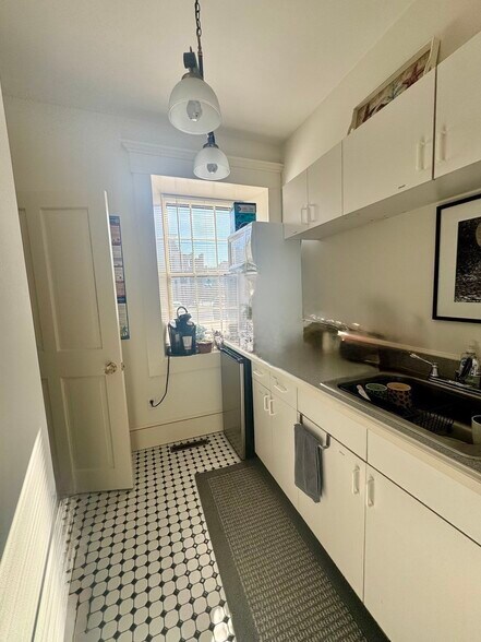 More Photos Of 150 8th St, New Bedford Office For Lease