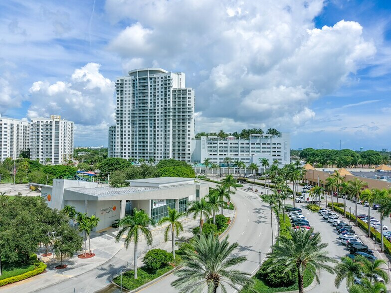 More Photos Of 1720 Harrison St, Hollywood Office Residential For Sale