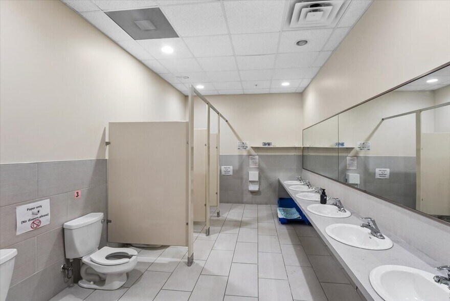 More Photos Of 1455 S Michigan Ave, Chicago Office For Sale