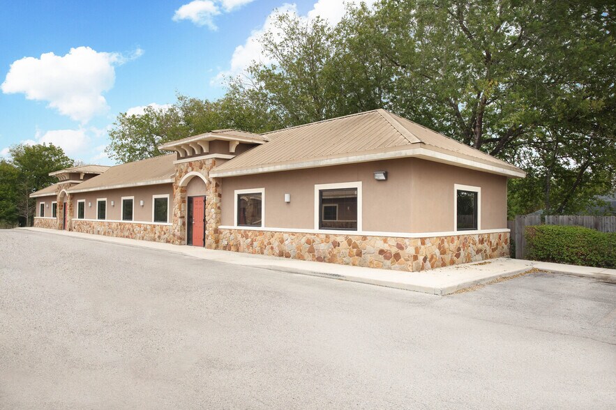 More Photos Of 8860 Oakland Rd, San Antonio Office For Sale