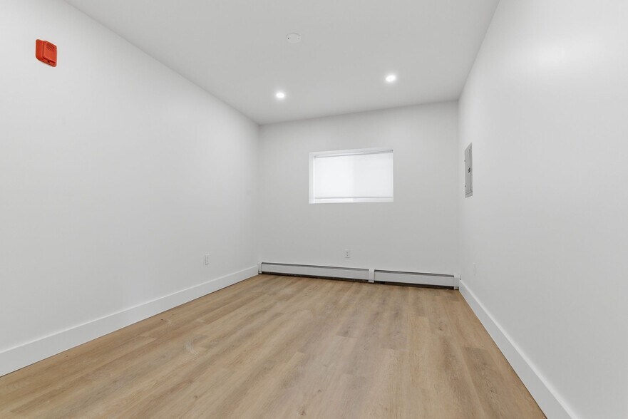 More Photos Of 126 140 Sayles, Woonsocket Apartments For Sale