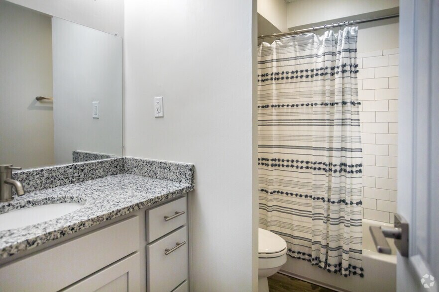 More Photos Of 45 S Idlewild, Memphis Apartments For Sale