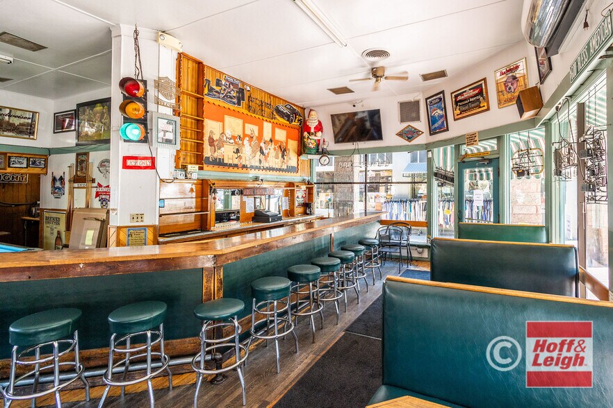 More Photos Of 924 Manitou Ave, Manitou Springs Bar For Sale