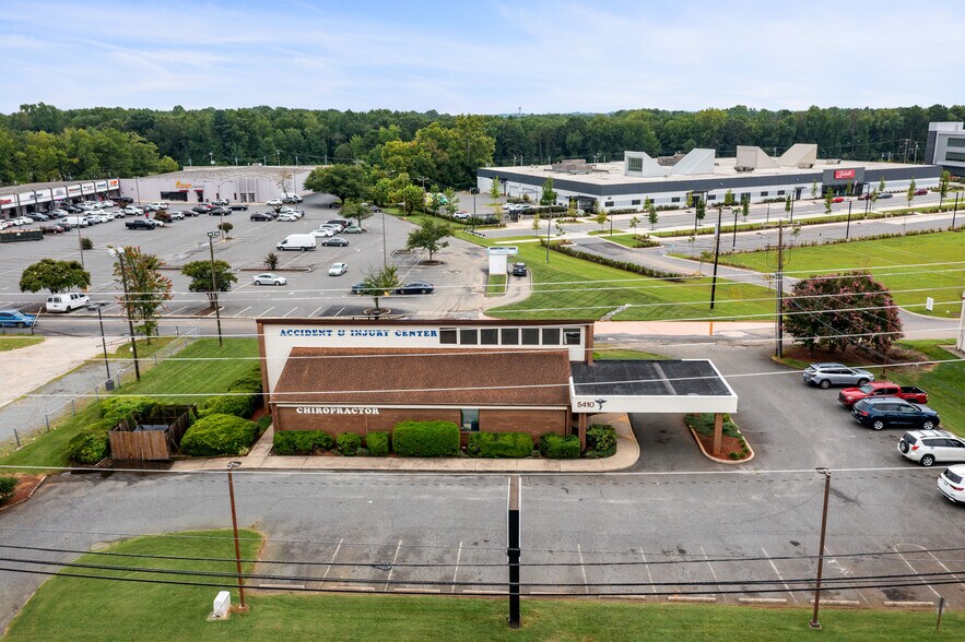 More Photos Of 5410 N Tryon St, Charlotte Medical For Sale