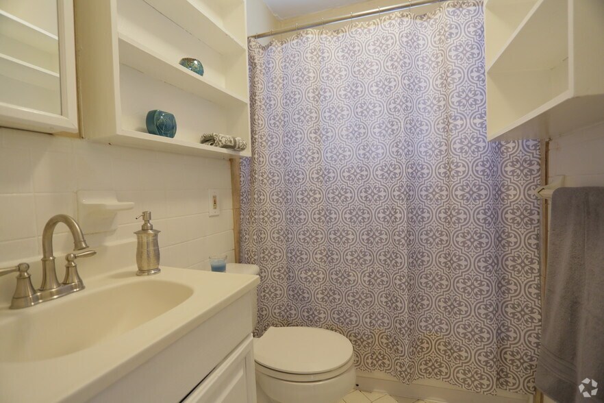 More Photos Of 737 W Mayfield Blvd, San Antonio Apartments For Sale