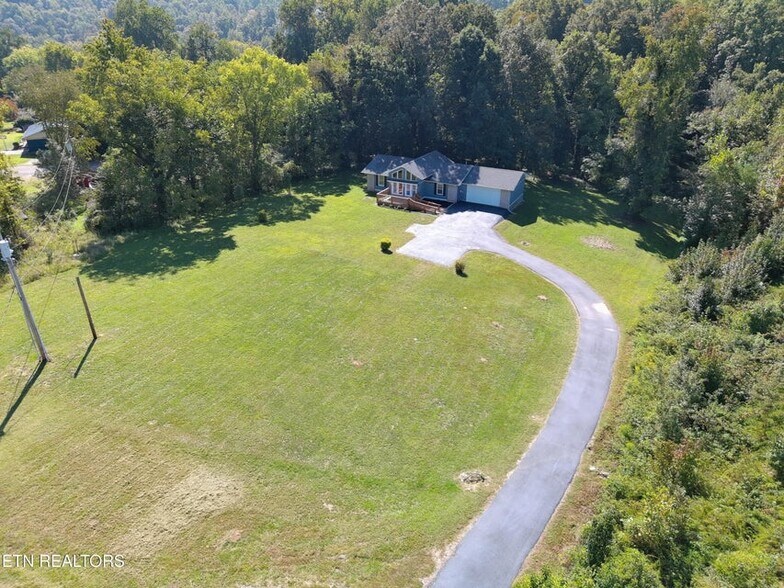 More Photos Of 1723 Roane State Hwy, Harriman Flex For Sale
