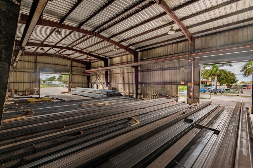 More Photos Of 2250 NW 77th Ter, Miami Warehouse For Lease