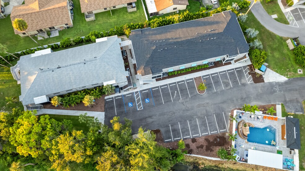 More Photos Of 2704 49th Ave W, Bradenton Apartments For Sale