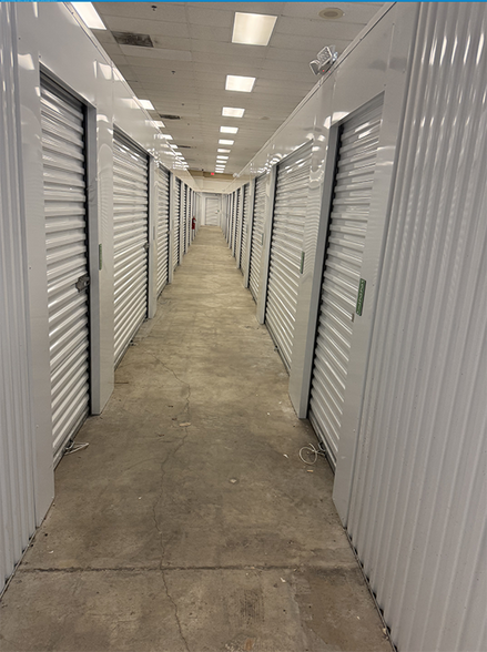 Primary Photo Of 2104-2302 S Baltimore St, Kirksville Self Storage For Sale