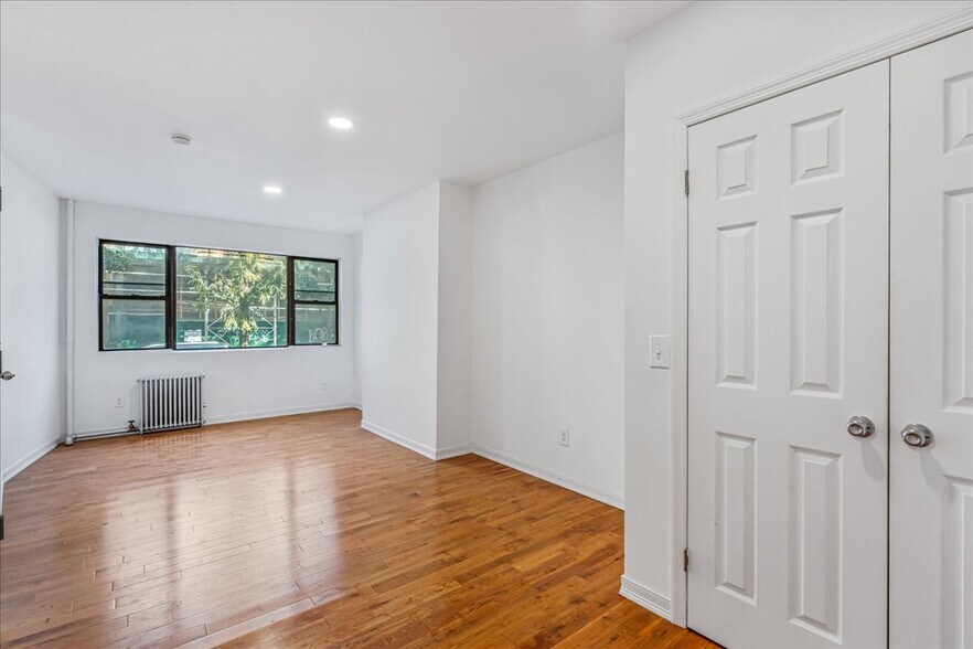 More Photos Of 37 Jewel St, Brooklyn Apartments For Sale