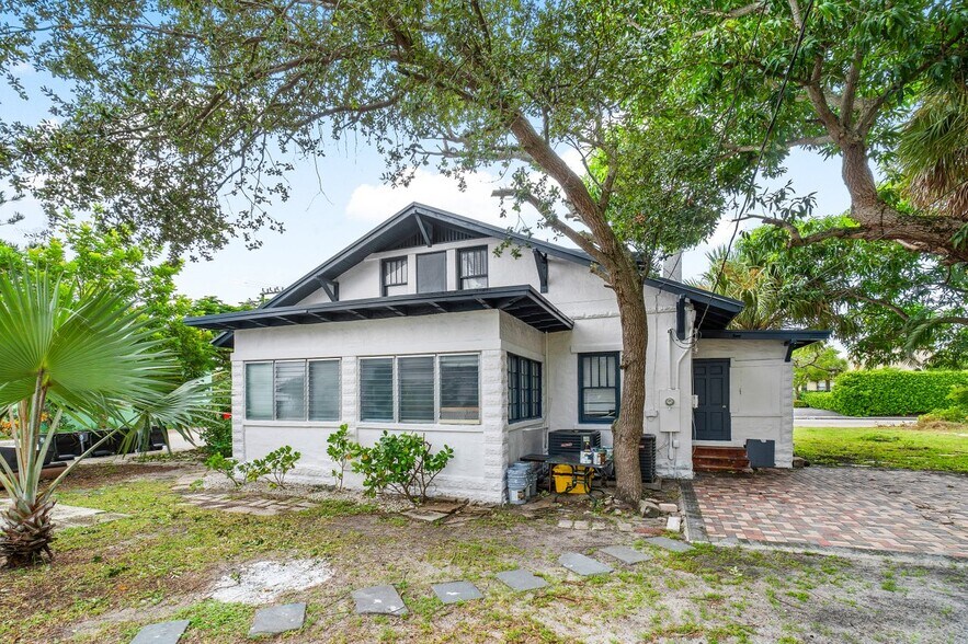 More Photos Of 402 N Federal Hwy, Lake Worth Apartments For Sale